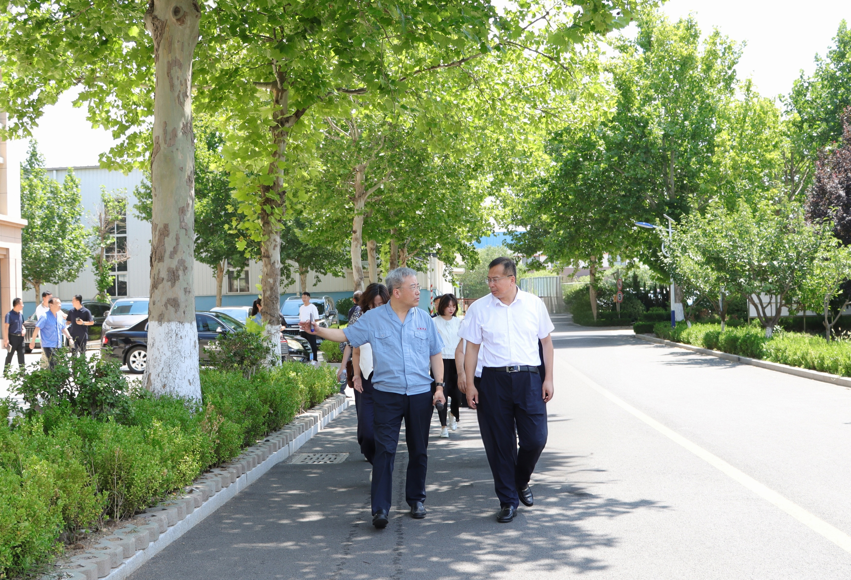 青島市科協(xié)黨組書記、主席王崇江一行蒞臨青纜考察調(diào)研